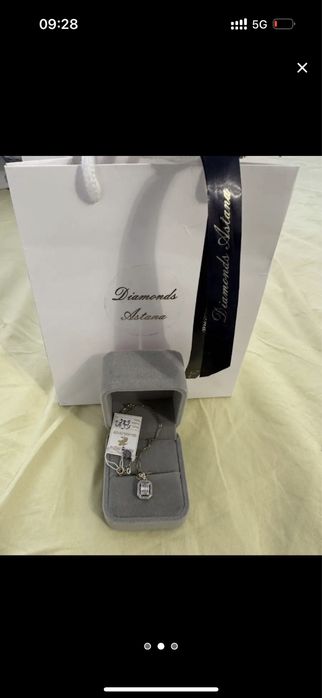 Кулон с багетными брилиантами