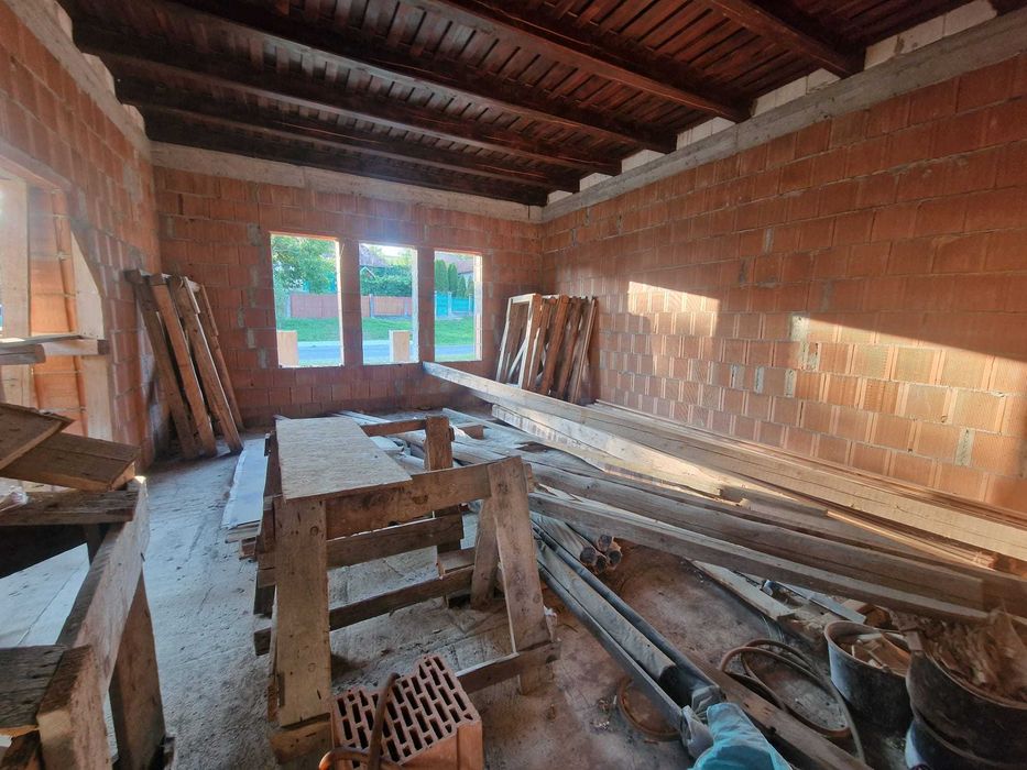 Vand casa la rosu in Sic ideal agropensiune