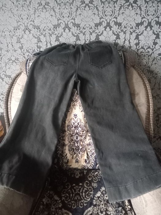 Продаю джинсы широкие