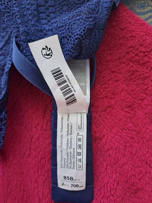 Sutien nou,cu eticheta