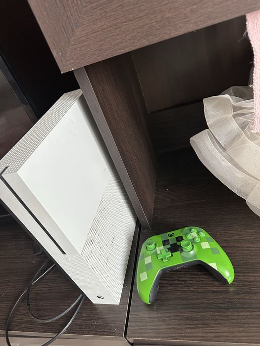 Vand xbox one s cu controller