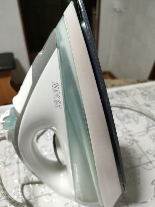Продам утюг "Tefal"