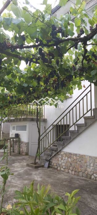 Продава монолитна къща в село Средногорово