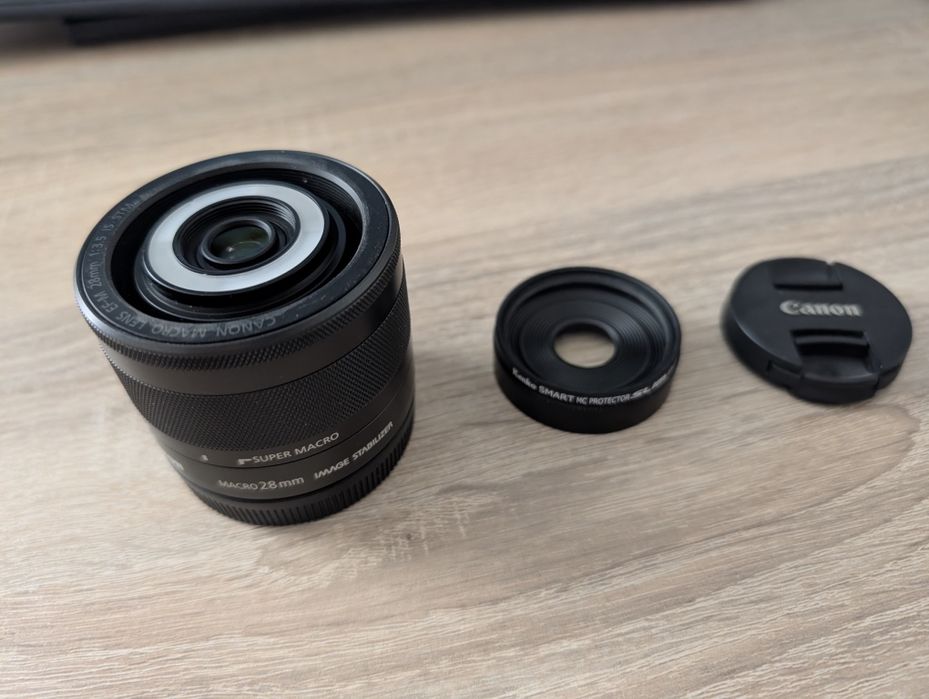 Vând obiectiv Canon EF-M 28mm f/3.5 Macro IS STM