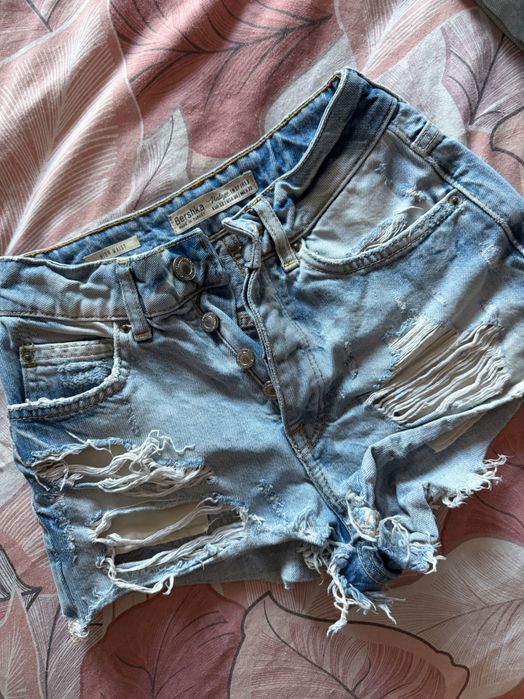 Къси гащи Bershka