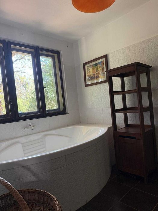 Casă de vânzare în Șisterea!