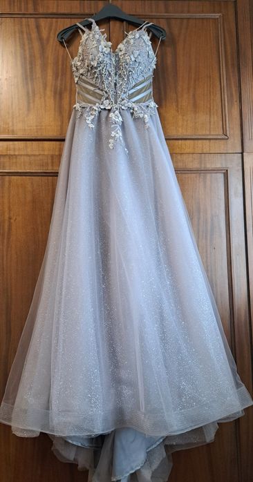 Продавам уникална бална рокля