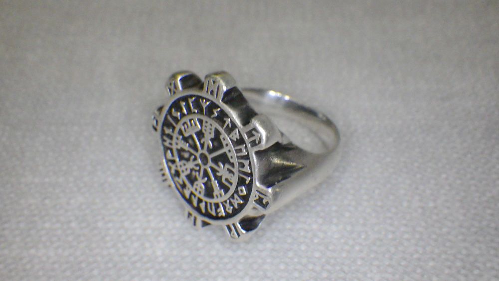 Викингски компас Vegvísir Сребърен пръстен S925