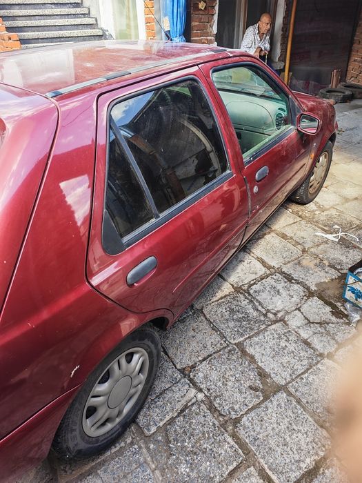 Лек автомобил Ford Fiesta