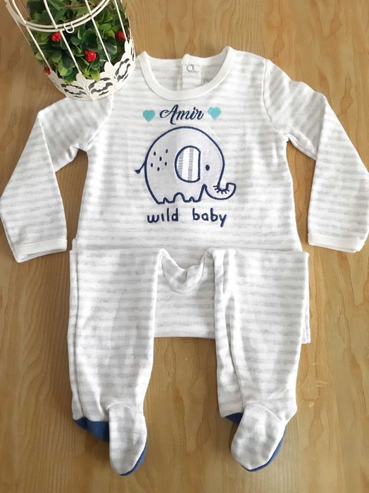 Salopeta /Costumas brodat personalizat pentru bebelusi