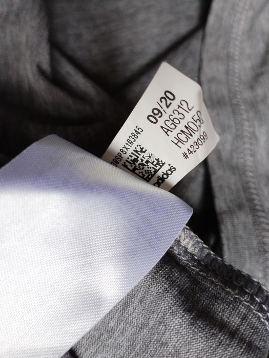 Adidas - XL (18-20 години ) младежка тениска