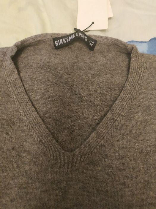 Джемпер известного европейского производителя.