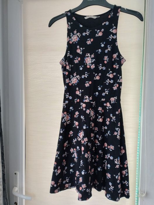 Rochie  clockhouse neagra cu dungi more meu floral