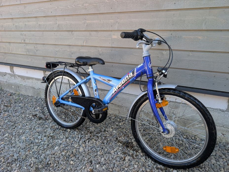 Vând biciclete diferite marimi