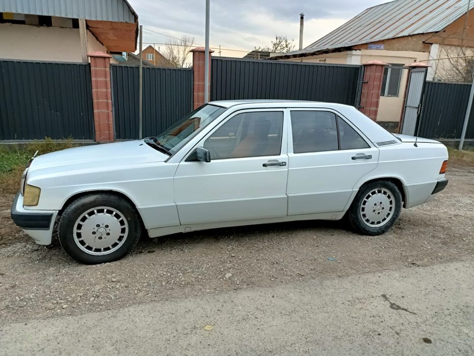 Продаю мерседес 190