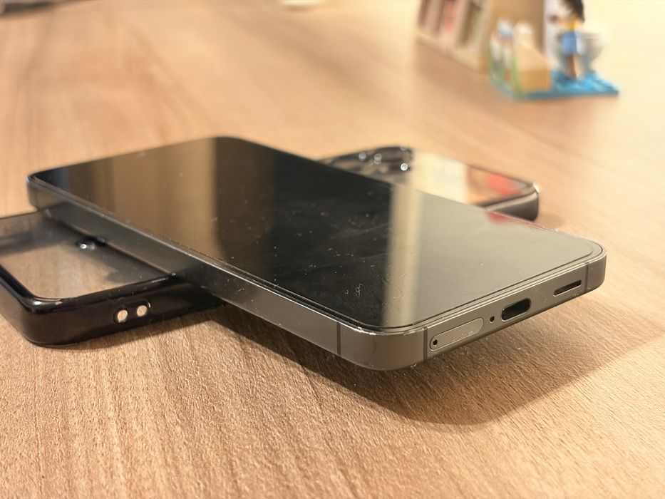 Vand Samsung S24 - 256 GB