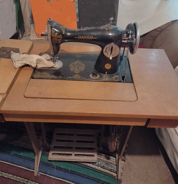 Стара крачна шевна машина - 2 броя