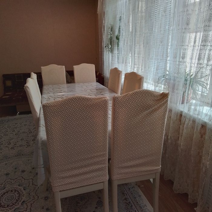 Продаётся стол со стульями