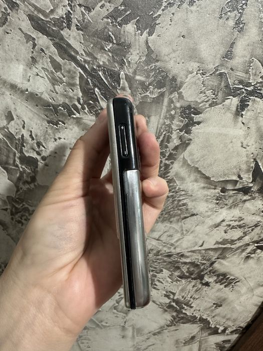 Продам Nokia 6300.