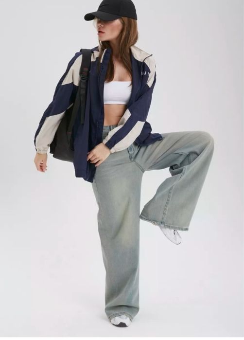 Ветровка женская