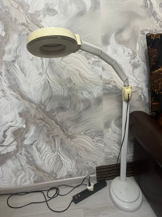 Продам лампу в хорошем состоянии