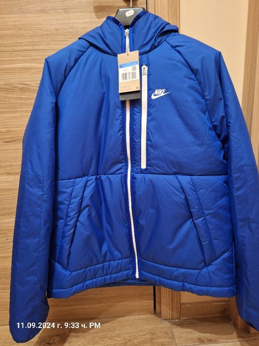 Ново мъжко яке Nike, размер S