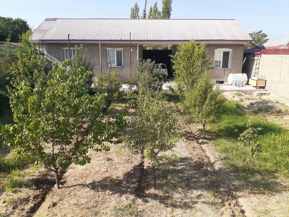 Uy sotiladi. Manzil Qibray tumani mayskiy. Zarbdor mehnat. No-24
6 сот