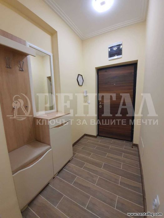 Дава се под наем Тристаен апартамент в Пловдив, Център - 120 кв.м за 663 € - Снимка #11