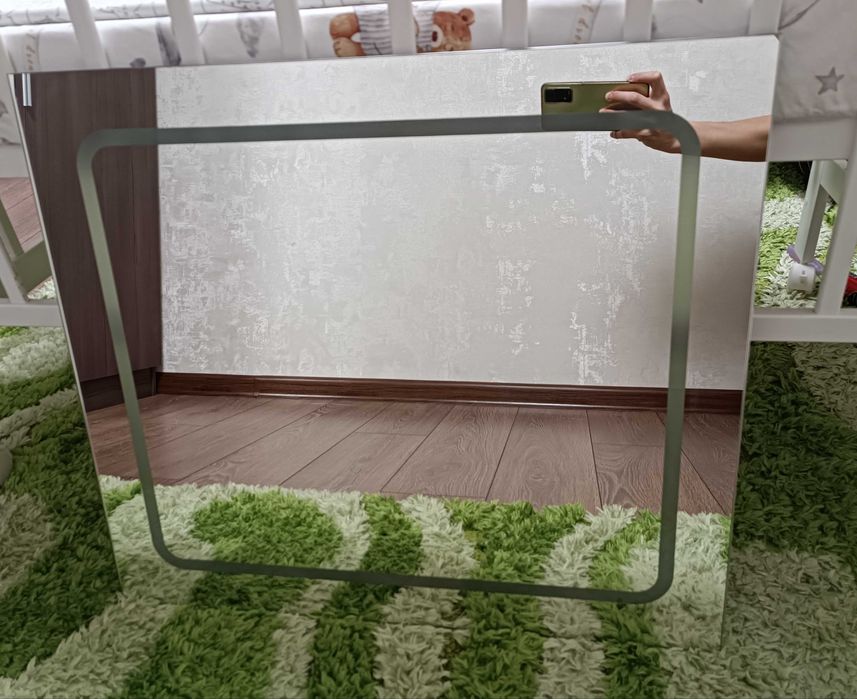 Продам зеркало с подсветкой