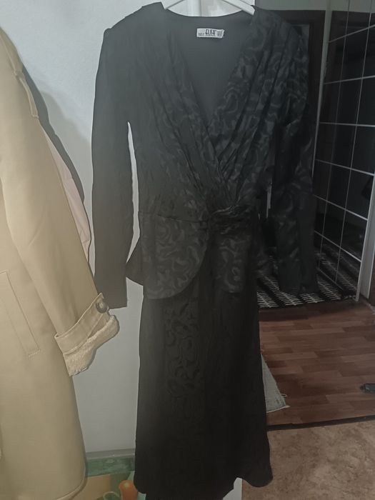 Платье новое продаю