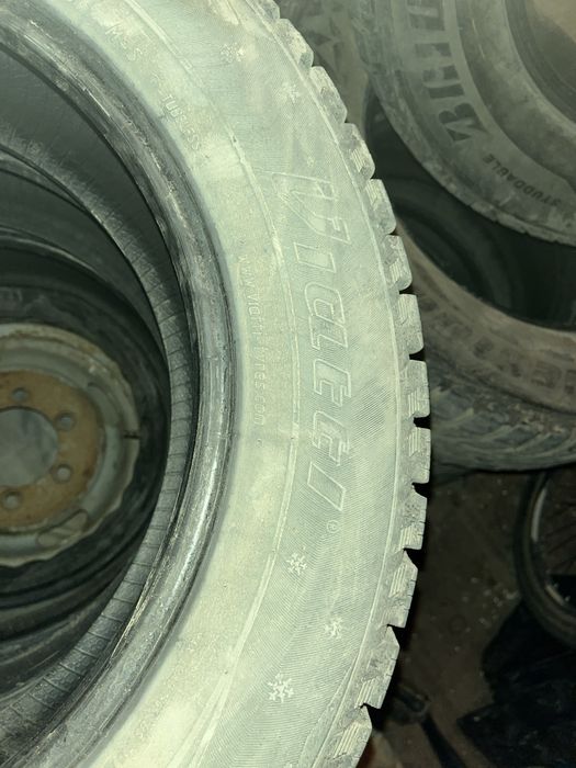 Шины на р17 два комплекта