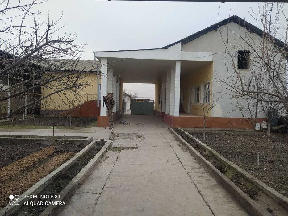 Уй сотилади Тош вил Куйи Чирчик тумани Жумағул махалласида 11 сот