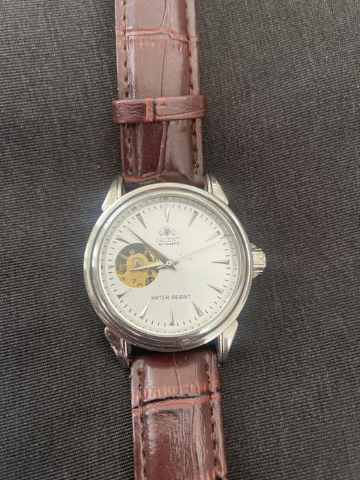Продам часы Orient