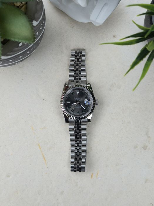 Seiko DateJust Grey