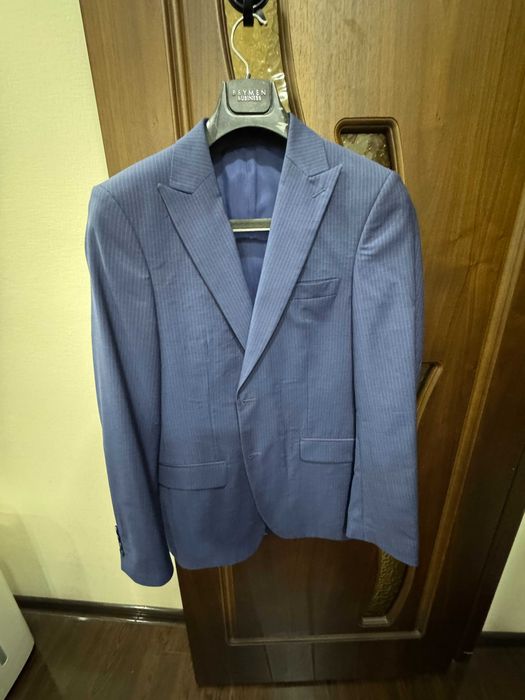 Фирменный костюм 48 размер М слим