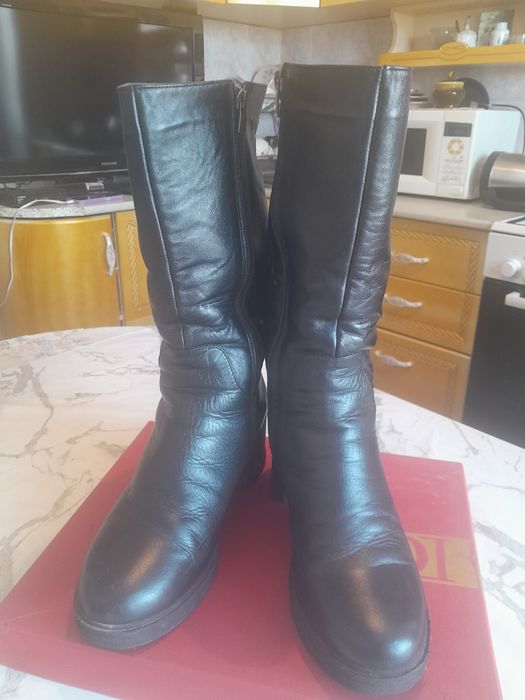 Женская сапожки кожаные