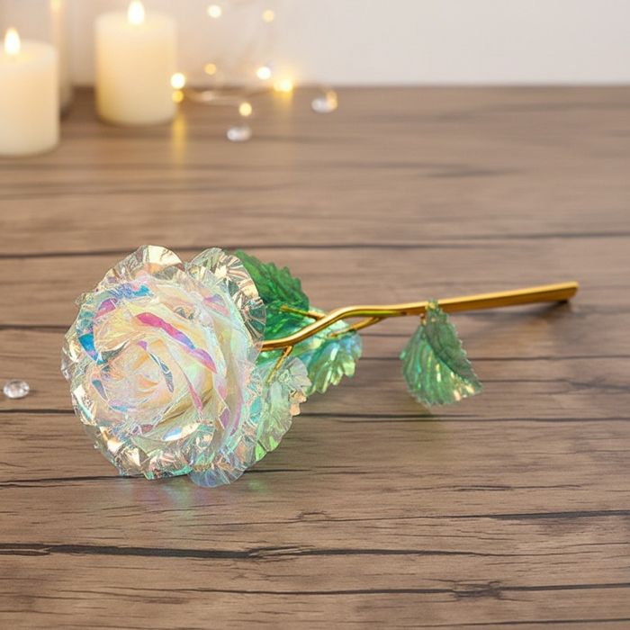 Роза в цветовете на дъгата – изискан подарък за любов и благодарност