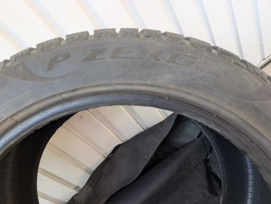 Pirelli P Zero 255/45/19"