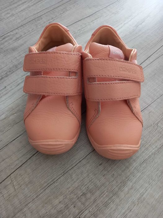 Нови обувки Camper