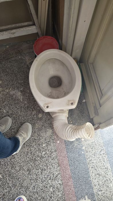 Тоалетна чиния , тоалетна задно оттичане