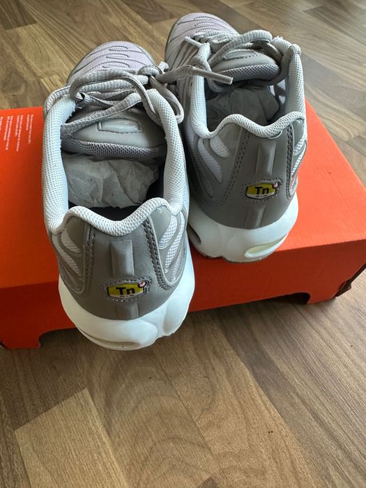 Дамски снейкъри Nike Air Max PLUS