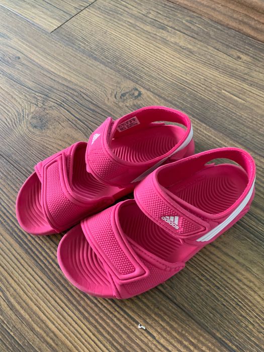 Детски обувки различни номера.