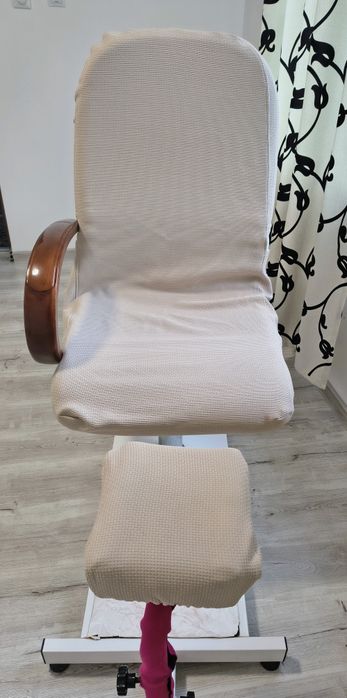 Scaun pentru pedichiura cu spătar fix