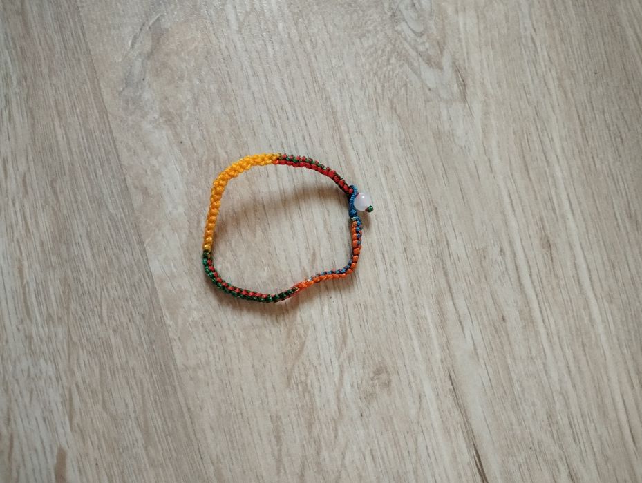 Плетёный браслет