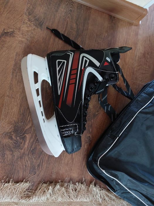 Продам коньки для мальчика