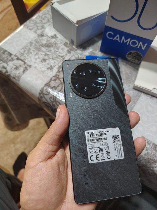 Tecno Camon 30 8/256 с (Amoled экраном 120 GHz)