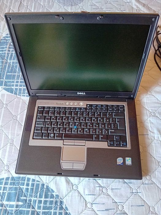 Лаптоп Dell Latitude D830