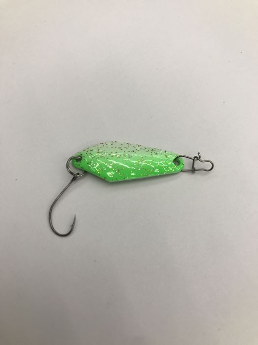 Блесна на форель 2.5г