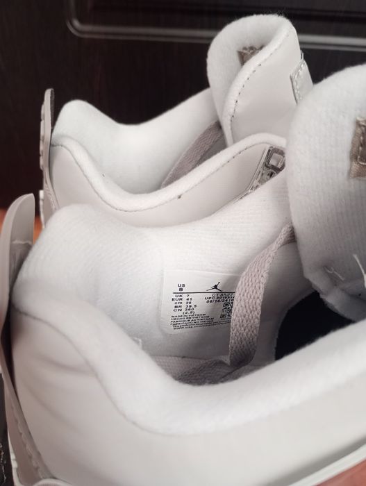 Jordan 4 Frozen Moments