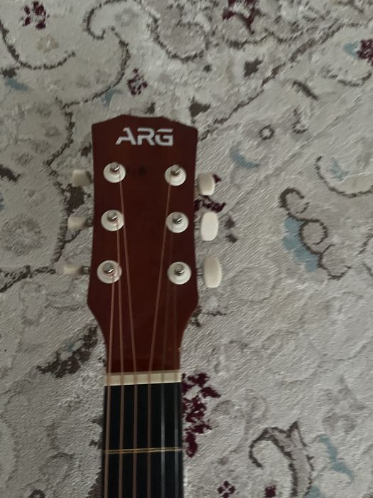 гитара сатылады почти новый